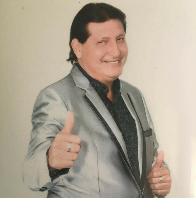 Carlos Palomino “Rey de la cumbia costeña”,celebra 45 años en los escenarios