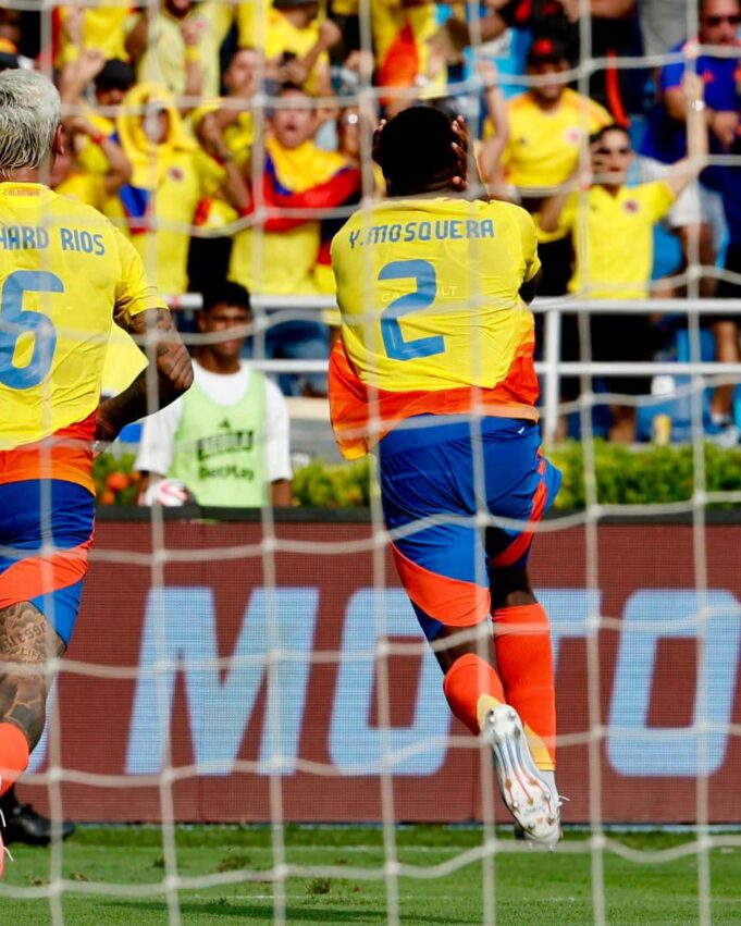 Colombia se impuso a la Argentina 2-1 en Barranquilla y es segundo en la tabla
