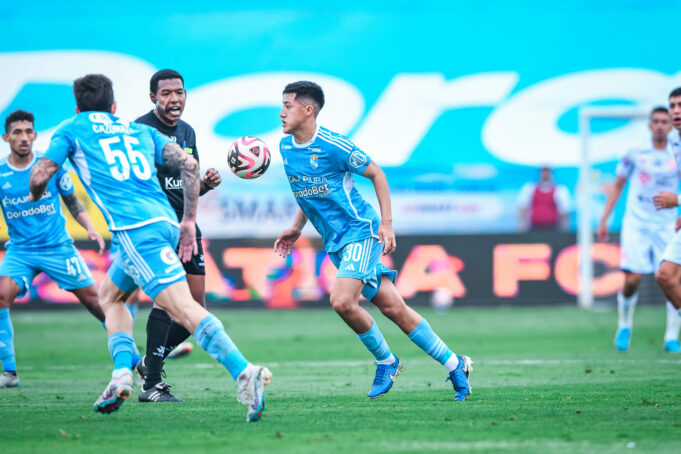 Sporting Cristal le ganó con angustia a Garcilaso 1-0 y sigue peleando el Clausura