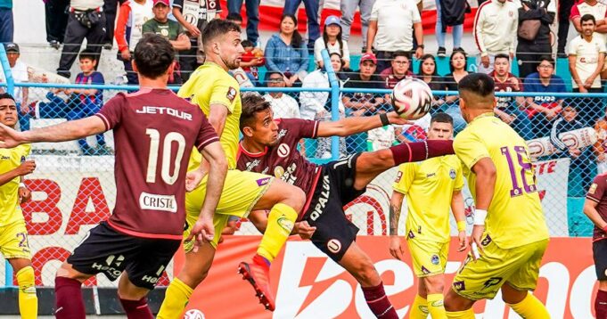Universitario sigue imparable y más líder que nunca al superar a Comerciantes Unidos 2-0