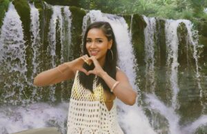 Sanela la cantante peruana que conquista con gran suceso Francia