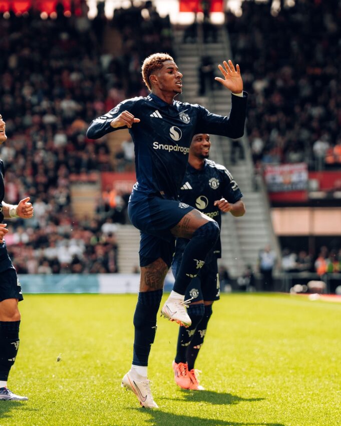 Manchester United logró reconfortante triunfo de visita ante el Southampton 3-0 en la Premier League