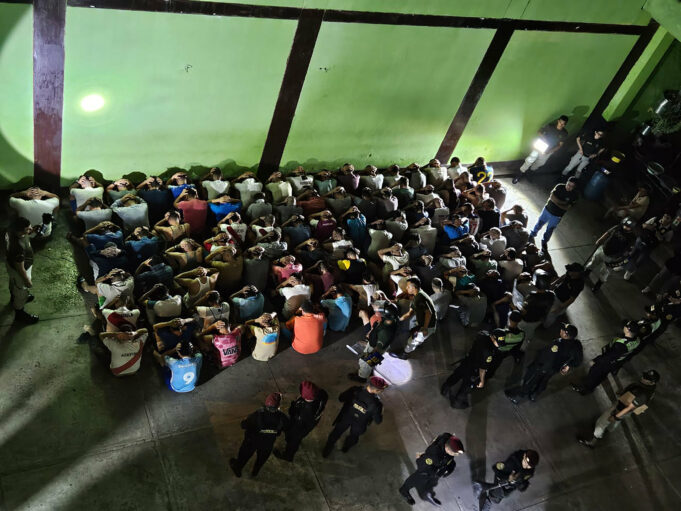 San Martín: Ministro Santivañez lideró megaoperativo de requisa en penales contra la extorsión