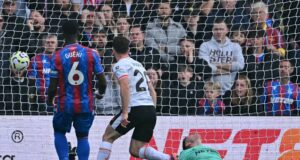 Liverpool le ganó al Crystal Palace y no suelta la punta de la Premier League