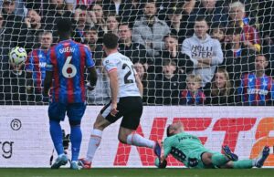Liverpool le ganó al Crystal Palace y no suelta la punta de la Premier League