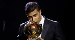 Español Rodri es el ganador del Balón de Oro 2024 superando a Vinicius Junior y Juden Bellingham