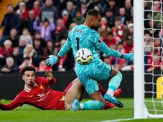 Liverpool sigue firme en la cima de la Premier League al vencer a Chelsea 2-1