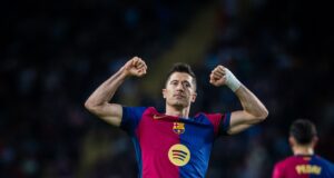 Barcelona goleó al Sevilla 5-1 y sigue líder en España por encima del Real Madrid