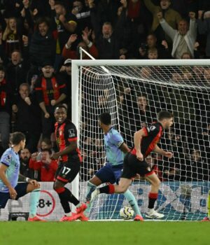 Arsenal sufrió duro revés en su visita al Bournemouth que le ganó 2-0 en la Premier League