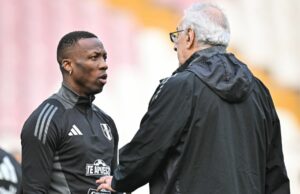 Luis Advincula será otra de las bajas de la Selección para cotejo ante Uruguay