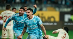 Cristal venció a Universitario 2-1 y deja a los cremas compartiendo la punta con Alianza