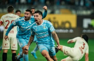 Cristal venció a Universitario 2-1 y deja a los cremas compartiendo la punta con Alianza