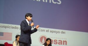 Cumbre Internacional aborda preocupaciones sobre el futuro de la democracia en Perú