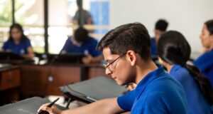 Beca 18: Formación técnica gratuita para jóvenes de alto rendimiento en SENATI