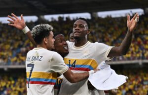Colombia hundió más a Chile en el fondo al golearlo 4-0 en Barranquilla