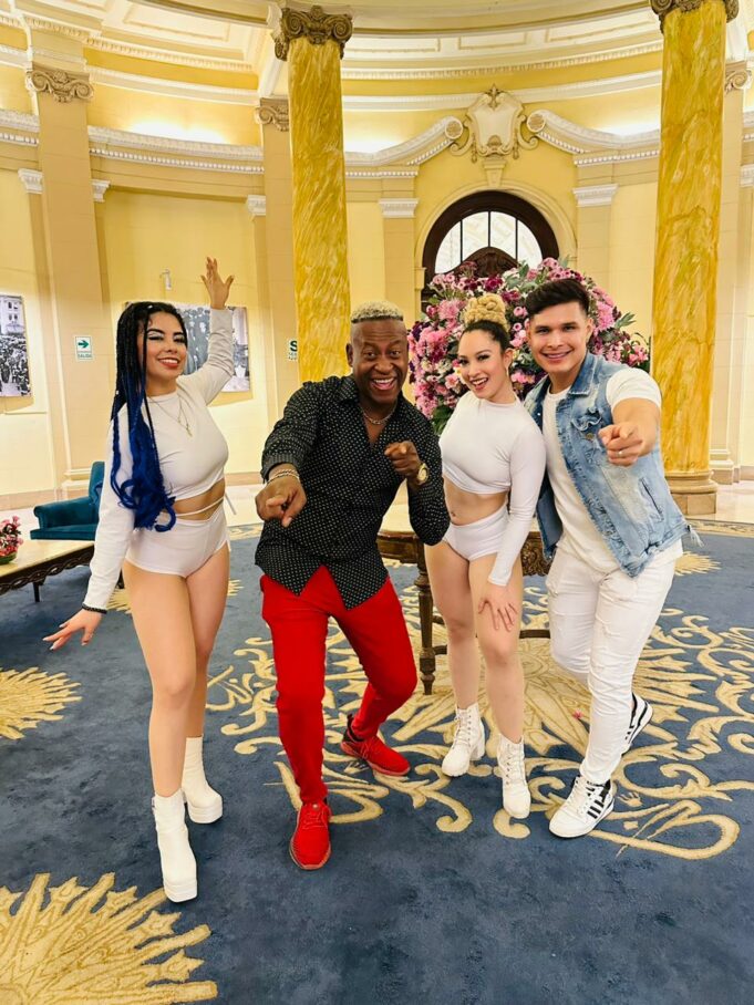 Javier Lobatón alista show para Halloween y la canción criolla(VIDEO)