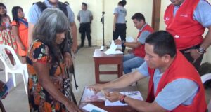 Día Internacional del Adulto Mayor: usuarios de Pensión 65 de Nueva Yarina cobran por primera vez con “carrito pagador”