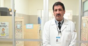 Día de la Medicina:Nunca se rinden, desafían a las enfermedades y luchan contra la muerte restaurando la salud