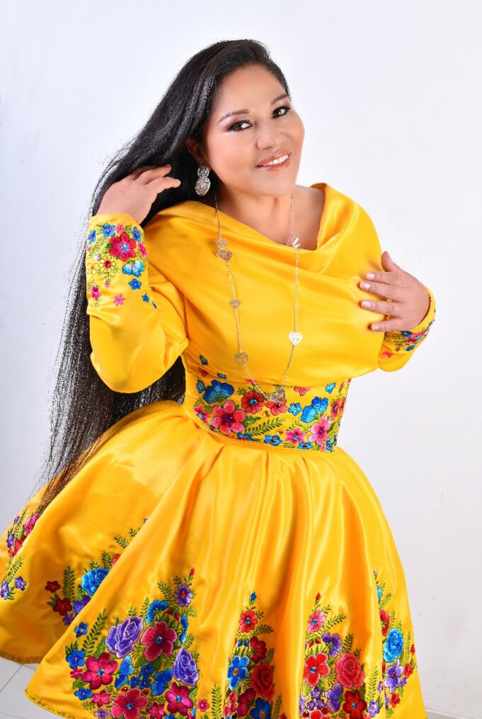 Sonia Morales tres décadas cantándole a peruanos y extranjeros