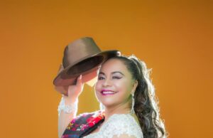 Haydee Raymundo festeja cumpleaños por partida doble