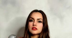 Elizabeth Salazar: bella cantante chiclayana triunfa con el mix ‘Cocotera’ en Estados Unidos(VIDEO)