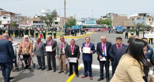 Comité Cívico de Previ Callao realizan izamiento 1000 en plaza “Luis Marelli Carbajal” (VIDEO)