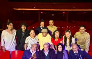 Mario Vargas Llosa se emocionó al ver la versión teatral de su obra “¿Quién mató a Palomino Molero?”