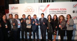 Pensión 65 gana premio de buenas prácticas por entregar lentes que transforman la vida de los adultos mayores