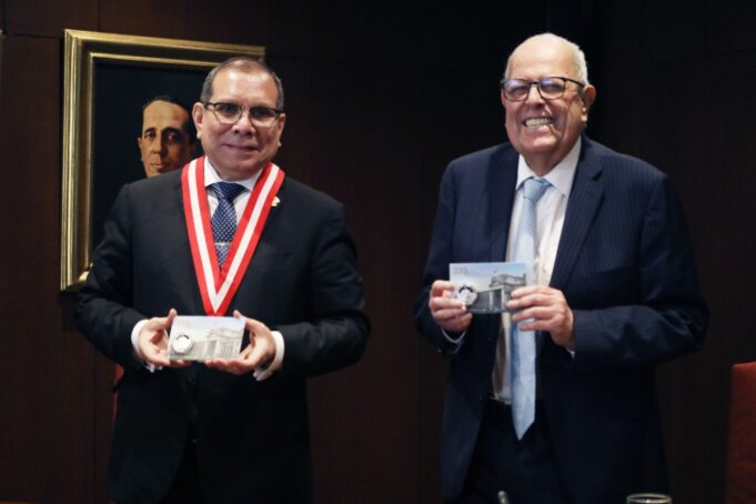 Poder Judicial y Banco Central presentan moneda de gran valor histórico al perennizar bicentenario de la Corte Suprema