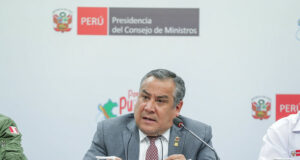 Gustavo Adrianzén, negó que haya presentado su renuncia al cargo: “La señora presidenta tampoco me la ha pedido”