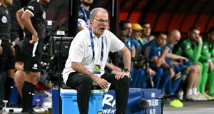 Millonaria cifra a pagar si despiden a Marcelo Bielsa de la Selección de Uruguay