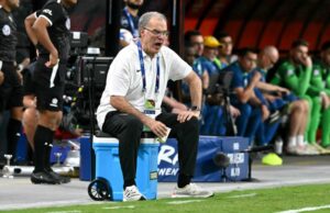 Millonaria cifra a pagar si despiden a Marcelo Bielsa de la Selección de Uruguay