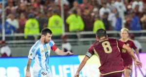 Venezuela le empató a la Argentina 1-1 en Maturín en partido que se atrasó por lluvia