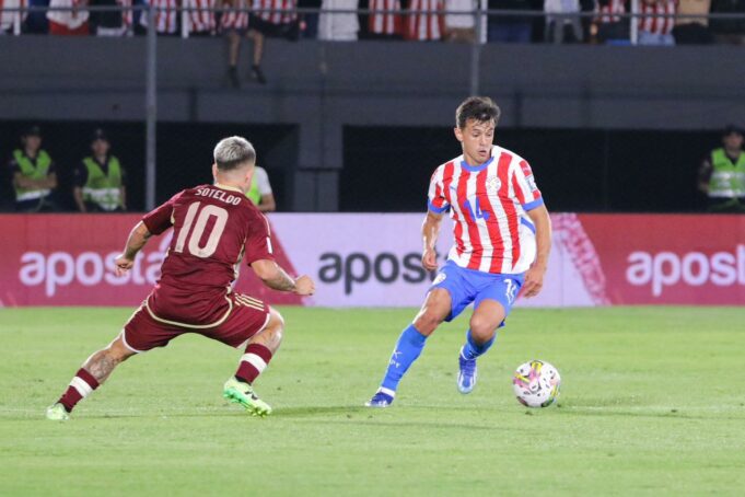 Paraguay venció a Venezuela 2-1 y trepó al sexto lugar de las Clasificatorias Sudamericanas