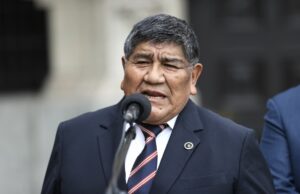 Pa’ fuera por traidor: Cae ministro Muchoy ampliarían el Reinfo