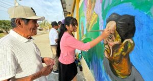 Pensión 65: estudiantes realizan emotivo mural para revalorar el rol de los adultos mayores