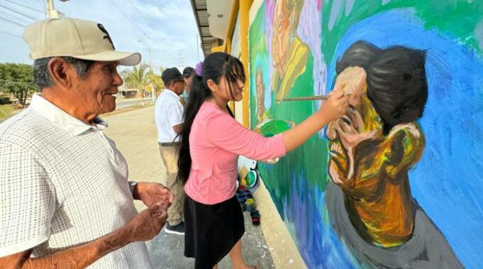 Pensión 65: estudiantes realizan emotivo mural para revalorar el rol de los adultos mayores