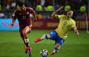 Brasil solo pudo empatar ante Venezuela 1-1 en Maturín. Vinicius Jr erró un penal