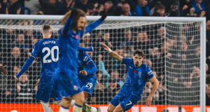 Chelsea y Arsenal empataron 1-1 y siguen detrás de los líderes Liverpool y City