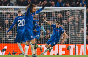 Chelsea y Arsenal empataron 1-1 y siguen detrás de los líderes Liverpool y City