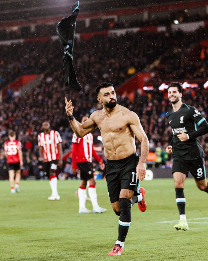 Liverpool se aleja más como líder de la Premier League al vencer al Southampton 3-2