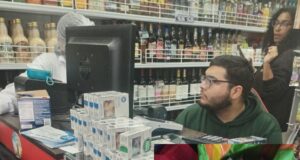 Multan negocios por venta de cigarrillos, licores y condimentos vencidos o adulterados