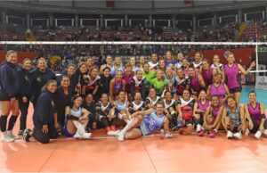 Las leyendas del Vóley Peruano hicieron vibrar El Coliseo Dibos