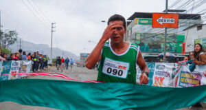 Más de mil corredores compitieron en la Media Maratón 21K de Villa María del Triunfo