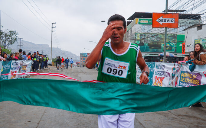 Más de mil corredores compitieron en la Media Maratón 21K de Villa María del Triunfo