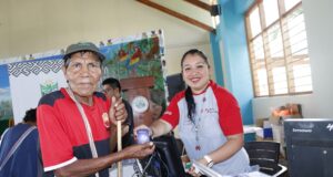 Cusco: Pensión 65 entrega tarjetas de débito a usuarios de tres pueblos originarios de Megantoni