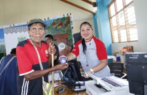 Cusco: Pensión 65 entrega tarjetas de débito a usuarios de tres pueblos originarios de Megantoni