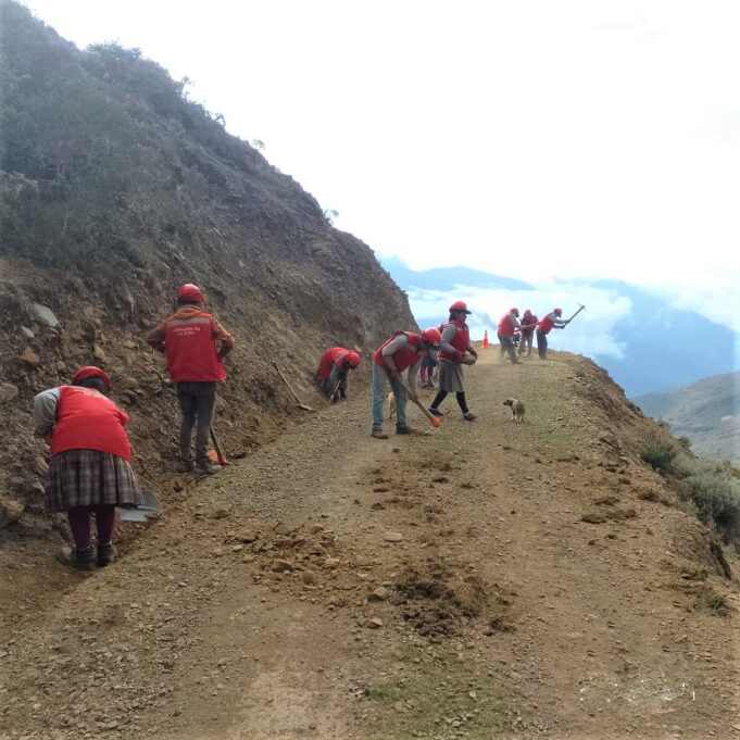 Foncodes programa del Midis recupera caminos vecinales en 148 centros poblados, en 15 distritos del Cusco