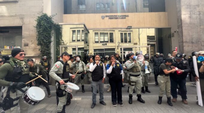Sindicato Nacional de Trabajadores Penitenciarios del Perú (SINTRAP-INPE) Retoma Huelga Nacional Indefinida