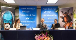 Juan Chipoco presentó su biografía en la Feria Internacional del Libro de Miami(VIDEO)